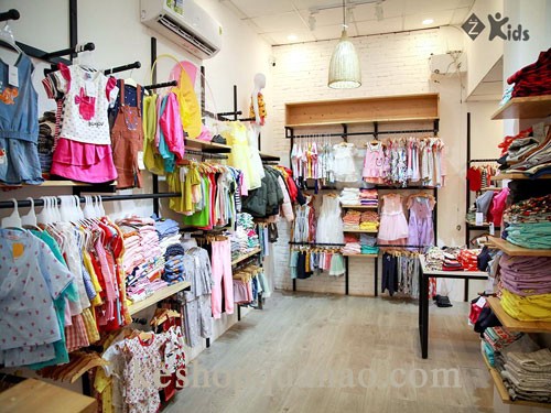 Cách trang trí shop quần áo trẻ em có diện tích nhỏ