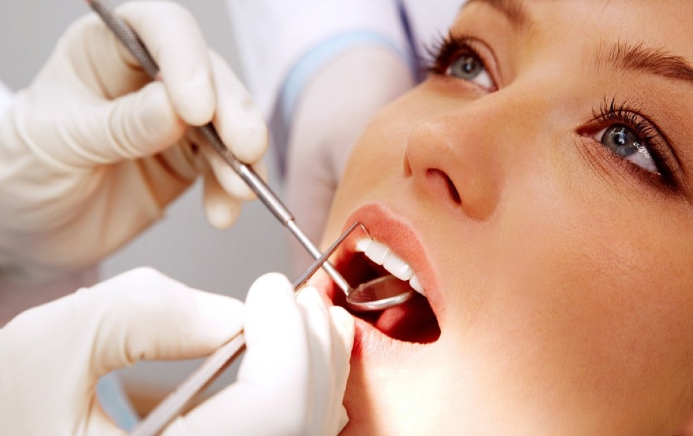 Làm răng sứ Titan thẩm mỹ có ưu điểm gì? – Nha Khoa Hoàn Mỹ