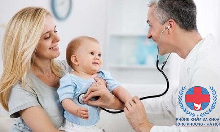 Khi trẻ bị dị ứng nổi mề đay phải làm sao? Đa khoa da liễu Đông Phương