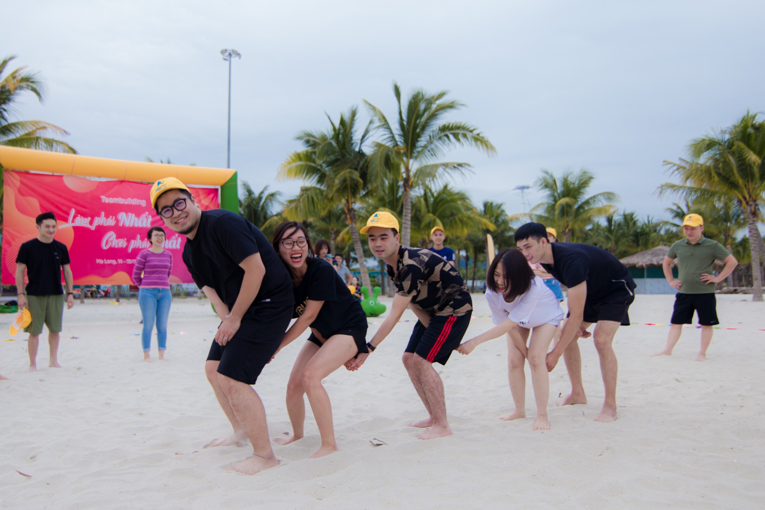 15 + Trò chơi team building Bựa lầy lội