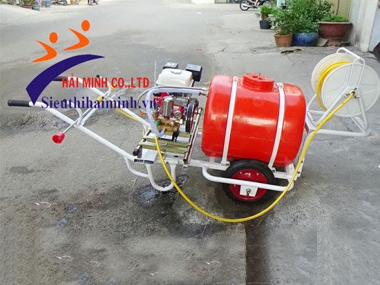 Test máy phun thuốc công nghiệp 100L cho khách Thái Bình mua hàng tại Siêu thị Hải Minh