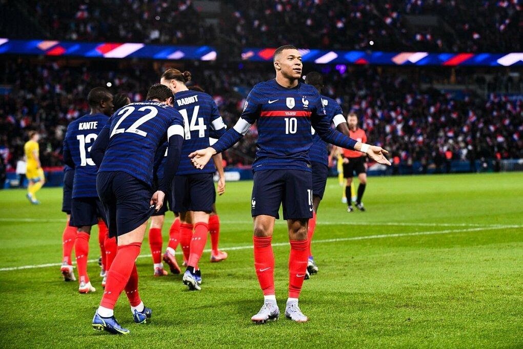 Mbappe lập thành tích giúp ĐT Pháp thẳng tiến World Cup 2022