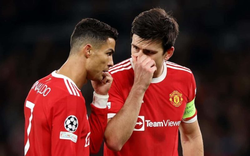 Cầu thủ MU tỏ thái độ bực mình với Ronaldo, nội bộ ‘Qủy đỏ’ rơi vào tình trạng ‘loạn 12 sứ quân’