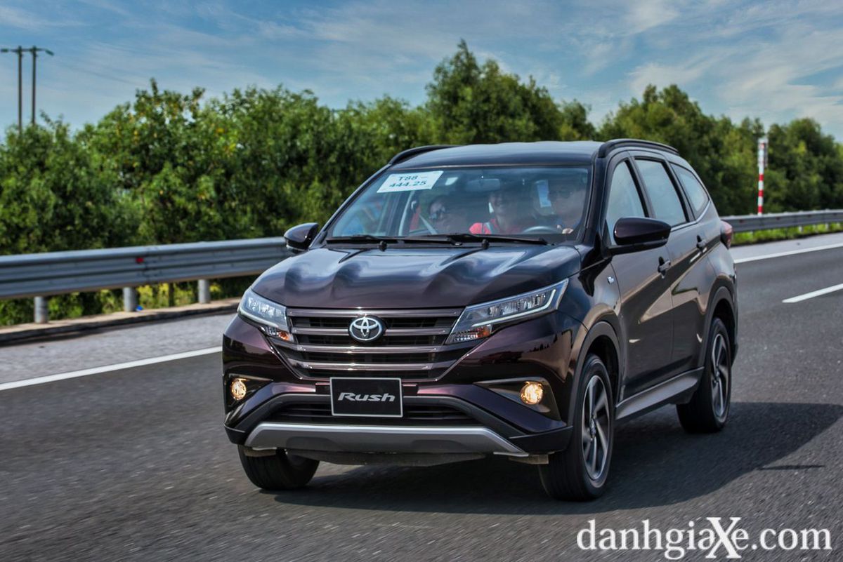 Đánh giá xe Toyota Rush 2022: Lựa chọn hợp lý trong tầm giá