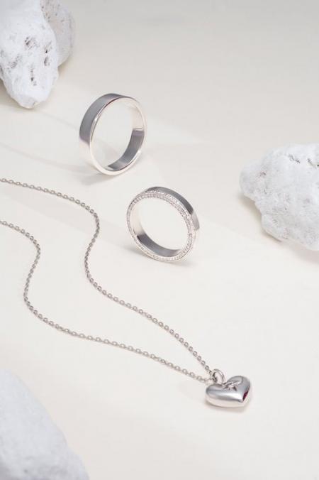 Dây chuyền khắc tên theo yêu cầu tại TP. Hồ Chí Minh - Tại sao không? | Trọn yêu thương đến nửa thế giới - Giao hàng nhanh miễn phí toàn quốc