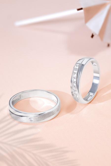 Chọn mua nhẫn cưới bạch kim (platinum) hay nhẫn cưới vàng trắng?