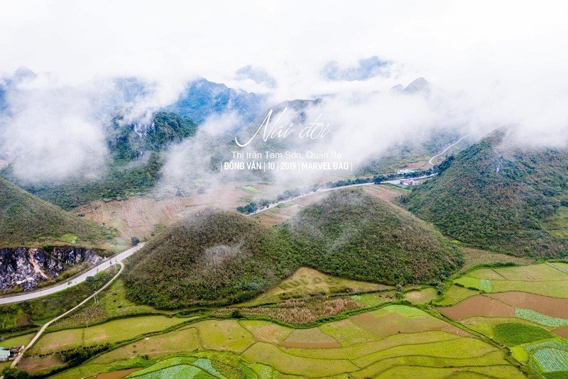 Núi Đôi Quản Bạ Hà Giang: Khám phá cảnh thiên nhiên tuyệt đẹp