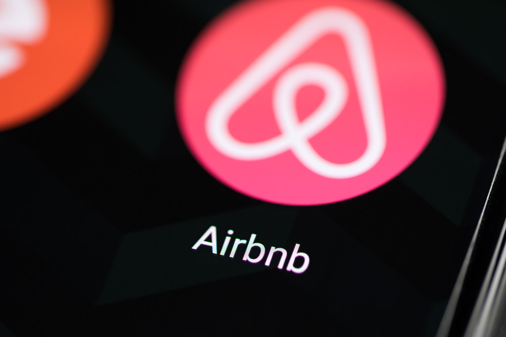 Why Should You Develop An App Like Airbnb? 