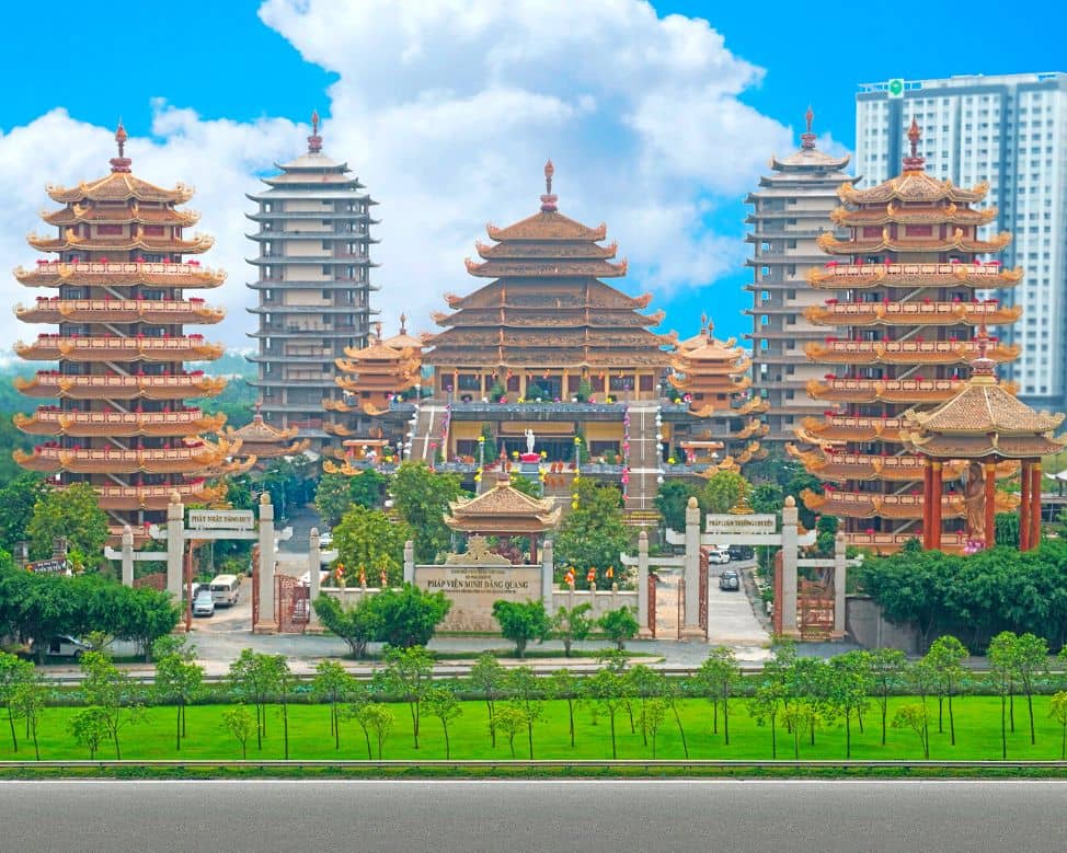 Pháp viện Minh Đăng Quang | Cổ tự linh thiêng giữa lòng Sài Thành