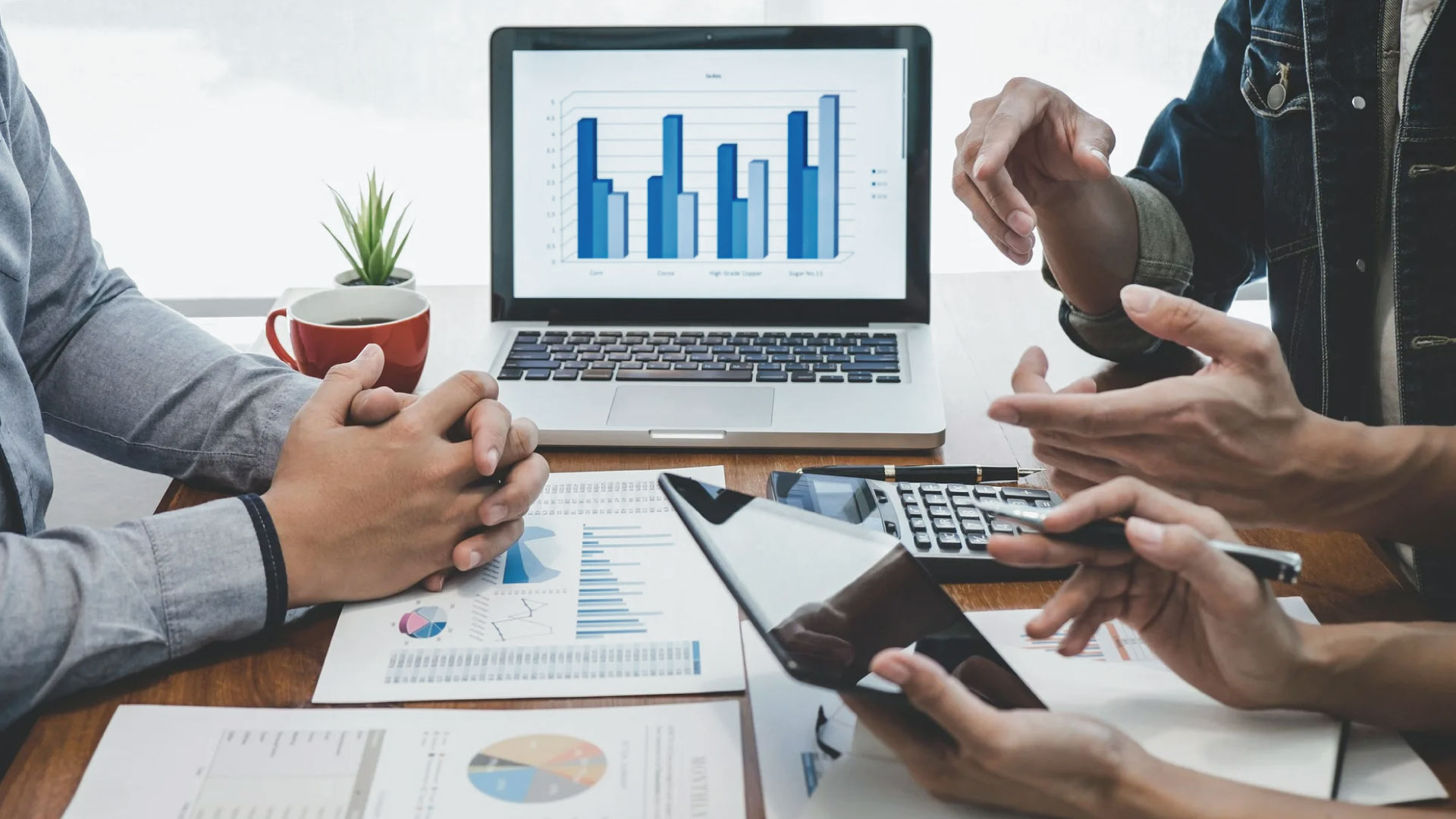 Top Ways To Improve Customer Experience | MarTech Cube