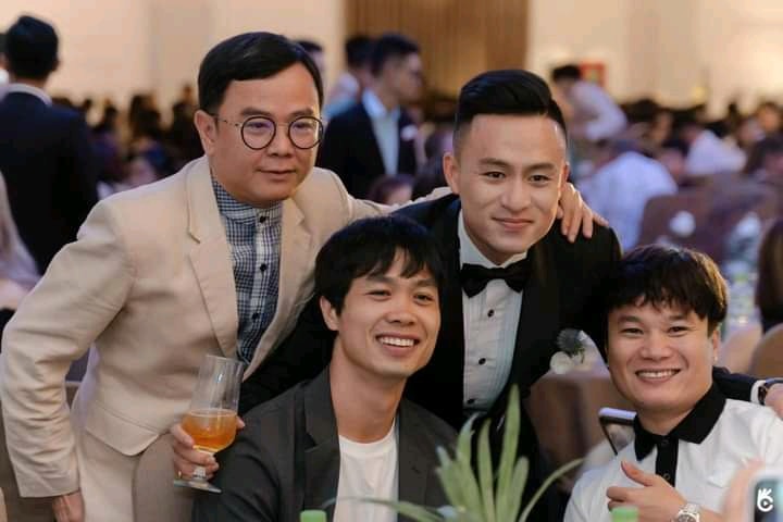 CHÙM ẢNH: Công Phượng diện vest bảnh bao trong đám cưới của Huy Toàn