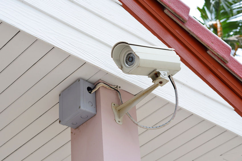 Lắp đặt camera nhà ở dân dụng có dây hay không dây tốt hơn