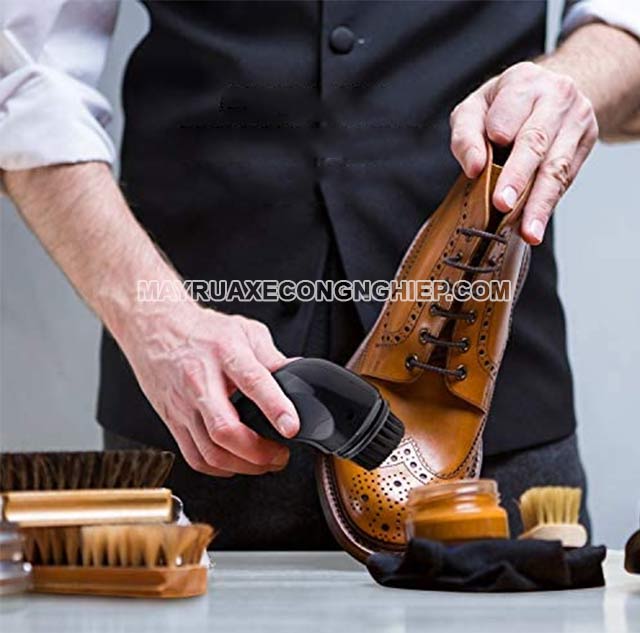 Có nên mua máy đánh giày cầm tay sạc điện hay không?