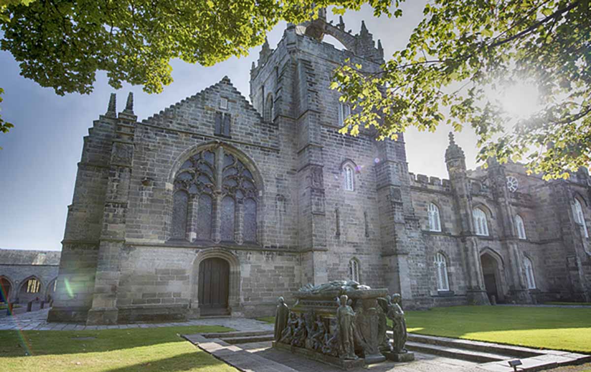 University of Aberdeen: Rankings, Courses, Fees, Scholarships 2022