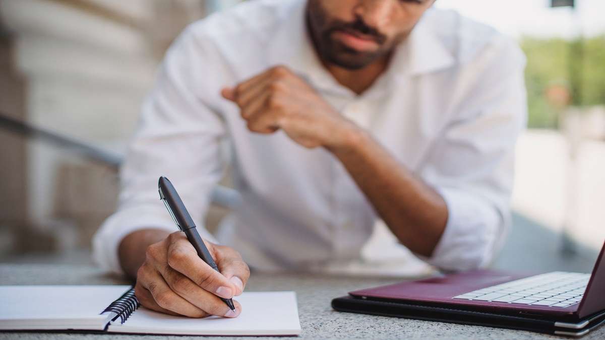 Descriptive and Expository Essays: Importance & Differences