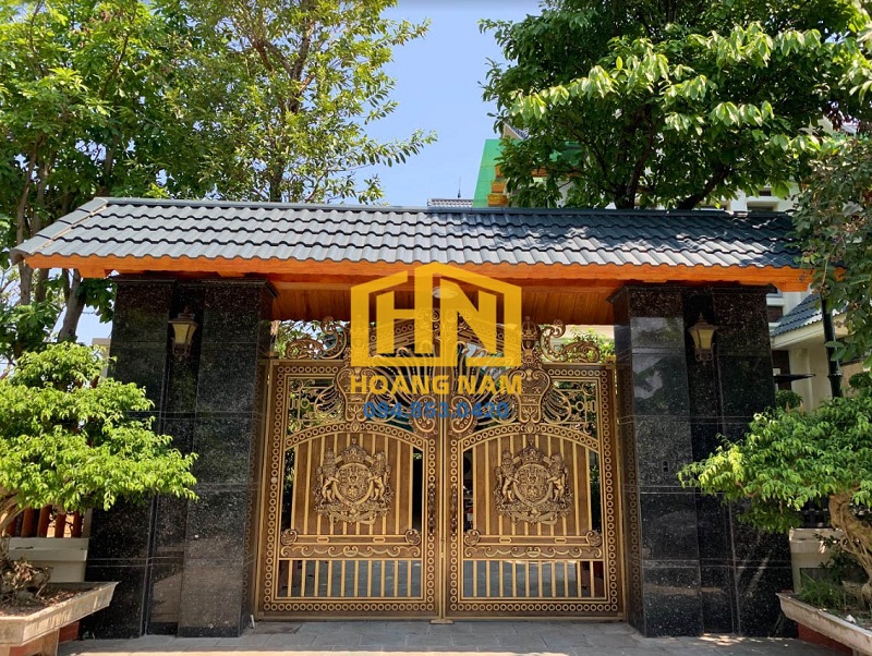 20 Mẫu cổng nhà đẹp ở nông thôn đơn giản sang trọng - Nhôm đúc Hoàng Nam
