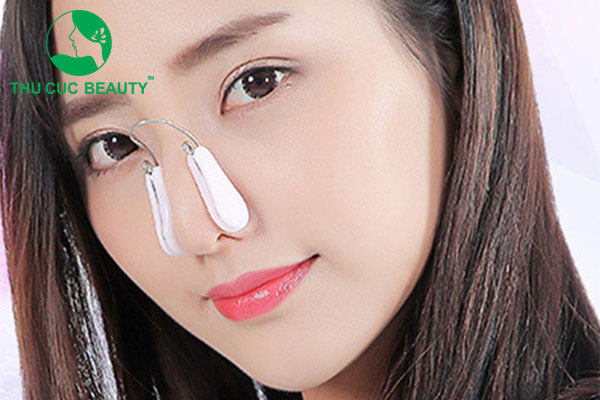 Dụng cụ nâng mũi - Thẩm mỹ Thu Cúc