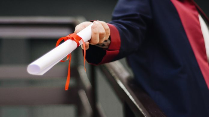 Essay Writing for Scholarships: What You Need to Know Before Submitting Your Application - BusinessPara