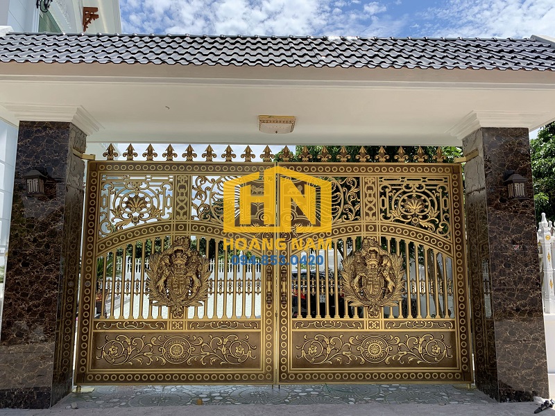Top mẫu cổng nhôm đúc mang phong cách Châu Âu được yêu thích nhất 2022 - Nhôm đúc Hoàng Nam