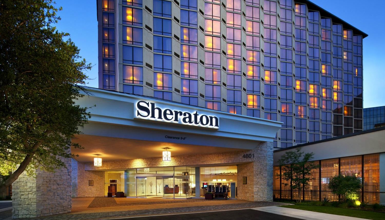 Chuỗi khách sạn đẳng cấp 5 sao Sheraton thuộc tập đoàn nào?
