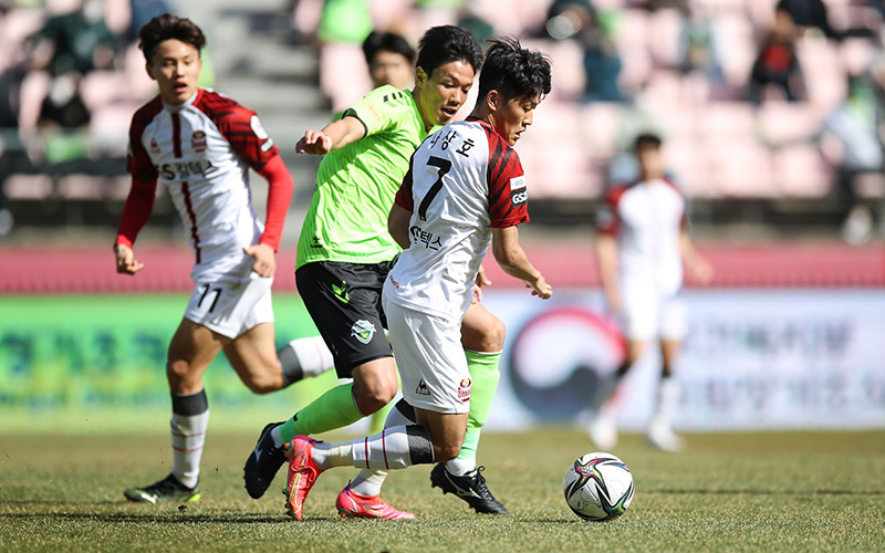 Soi kèo Seoul vs Jeonbuk lúc 17h30 ngày 6/7/2022