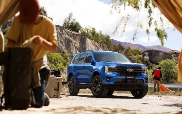Xe Everest 7 chỗ Titanium phiên bản cao cấp được lòng mọi khách hàng