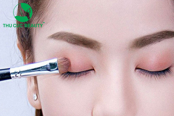 Cắt mí bao lâu thì trang điểm được - Thẩm mỹ Thu Cúc