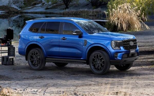 Chưa ra mắt nhưng giá Ford Everest 2023 đã gây sốt thị trường ô tô
