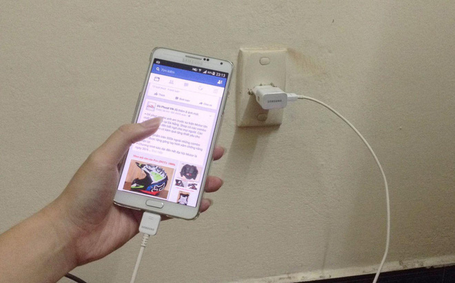 Sạc pin điện thoại mới samsung đúng cách như thế nào? - Hướng Dẫn