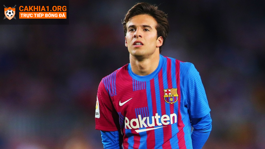 Cựu tiền vệ chỉ trích Barcelona vì đội bóng đã gây áp lực ép buộc cầu thủ này ra đi - CaKhia.ORG