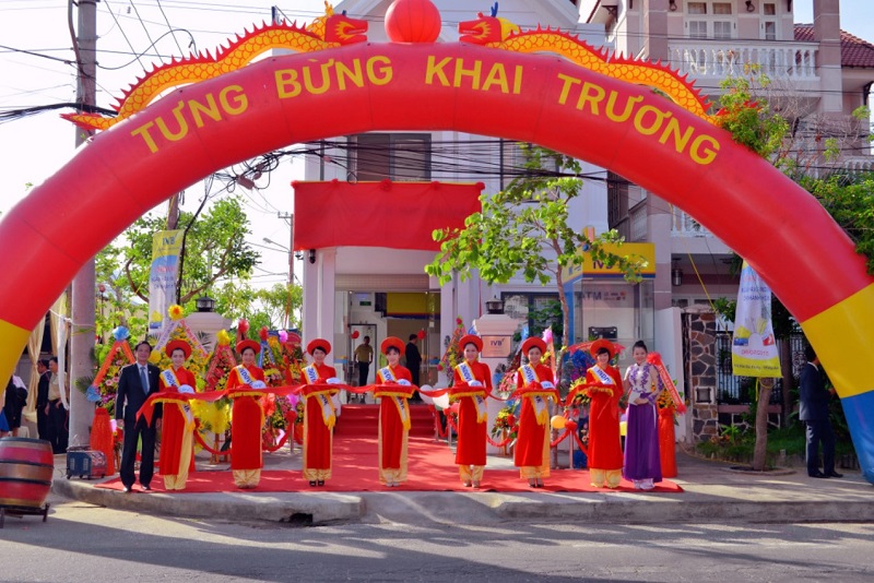 Cho thuê cổng hơi khai trương đẹp rẻ nhất 2022