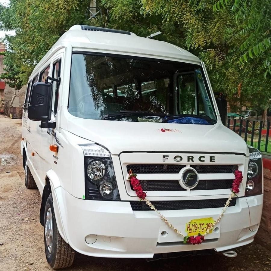 Tempo Traveler -