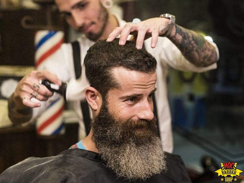 Học tóc nam: 4 Mẹo phân biệt thợ cắt tóc chuyên nghiệp và thợ "non tay"