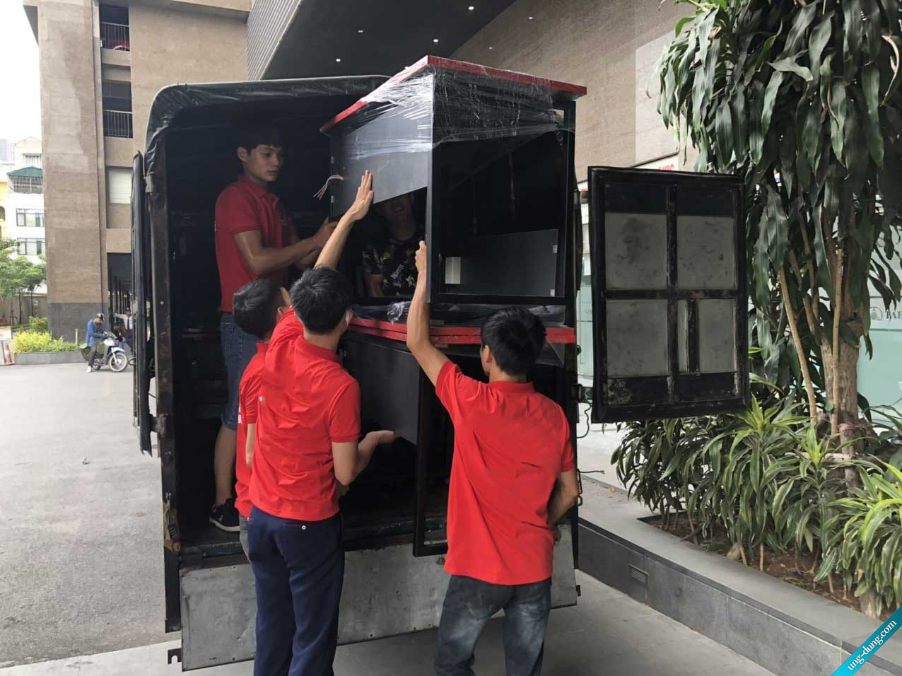 Dịch Vụ Bốc Xếp Hàng Hóa Giá Rẻ TPHCM【Bảng giá 06/06/2022】