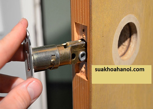 Cách Lắp Khóa Tay Nắm Tròn Đơn Giản Chỉ Vài Phút