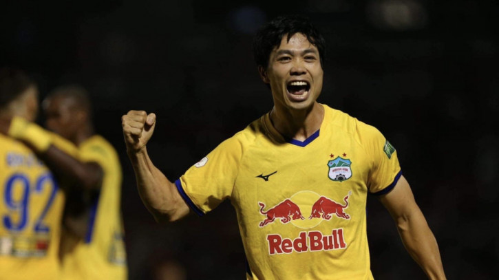 Video: Công Phượng tỏa sáng siêu phẩm chân trái, HAGL chuẩn bị vượt mặt Hà Nội FC
