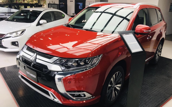 So sánh Outlander và Tucson: Ngoại thất quen thuộc hay táo bạo?