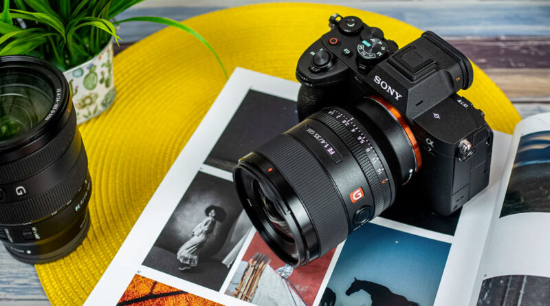 Best Professional Cameras in 2023 [Comparison & Guide]