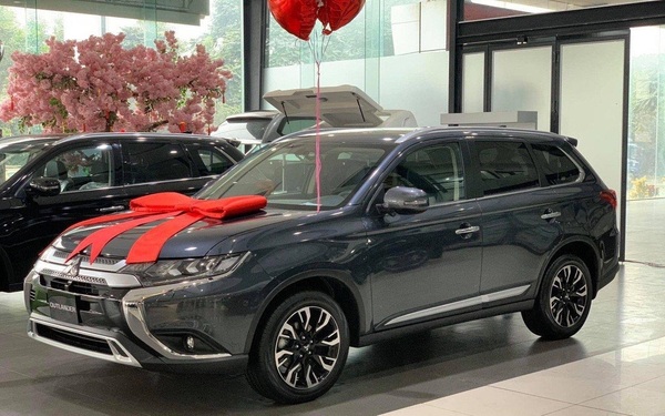 So sánh Outlander và Pajero Sport - 02 mẫu xe hot của Mitsubishi