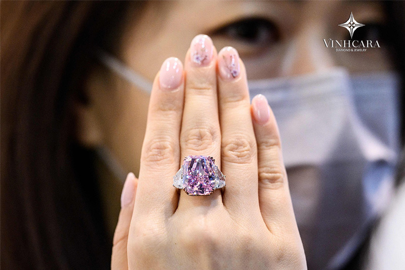 Mệnh thổ đeo kim cương được không?