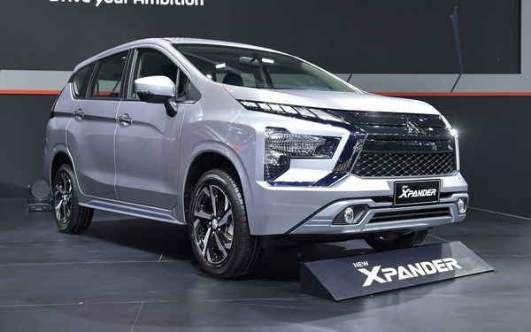 So sánh Xpander và Toyota Rush: Nội thất 2 mẫu xe có đủ khác biệt để thu hút mọi người?