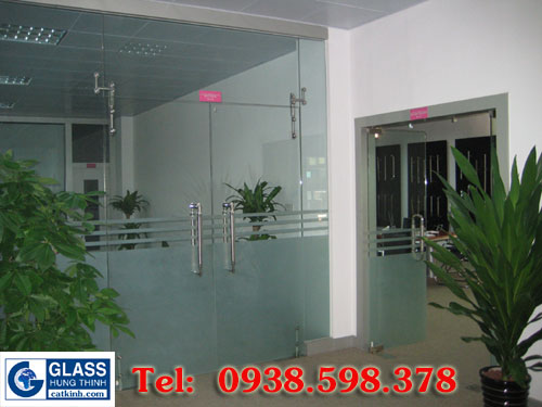 Cắt kính tại nhà giá rẻ uy tín Hưng thịnh - Nhôm Kính Hùng Thịnh