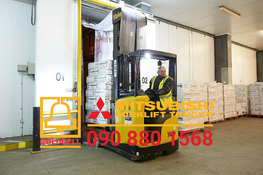 Dùng xe nâng điện Reach truck trong kho lạnh cần lưu ý điều gì?