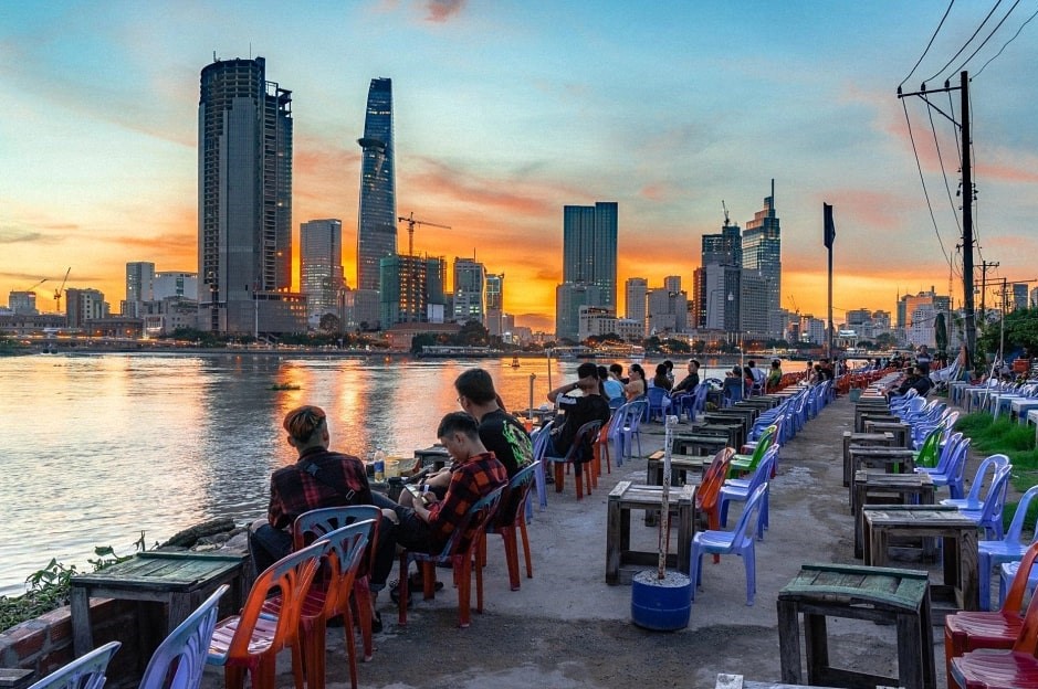 Công viên bờ sông Thủ Thiêm là nơi trà chanh chém gió “xịn sò”