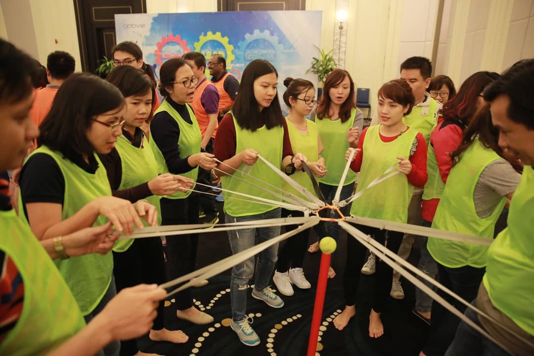 Top 12 trò chơi team building trong nhà vui nhộn và sáng tạo nhất 2022