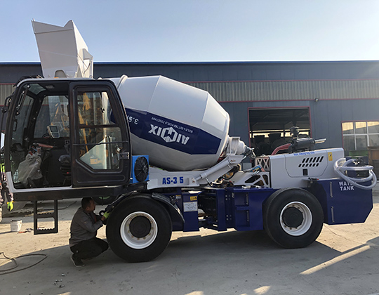 Hormigonera Autocargable De 3.5 Cubos Para Construir La Fábrica De Helados En Filipinas