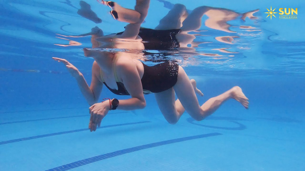 Cách bơi chó cho người mới học bơi là gì? Bơi chó sao cho dễ học?