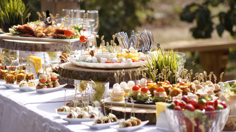 Nên setup dụng cụ tiệc buffet như thế nào cho đúng chuẩn?