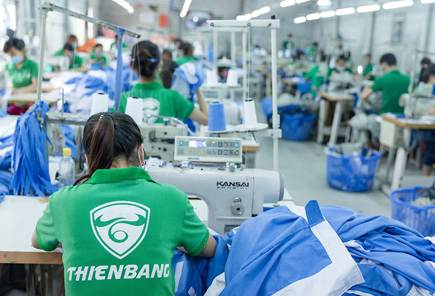 Địa Chỉ May Áo Khoác Gió Đồng Phục Cho Nhân Viên Công