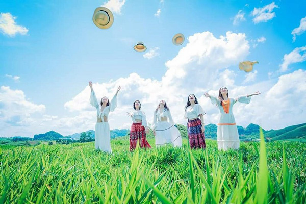 Kinh nghiệm du lịch Mộc Châu tháng 8 Tự Túc giá rẻ - Asahi Luxstay